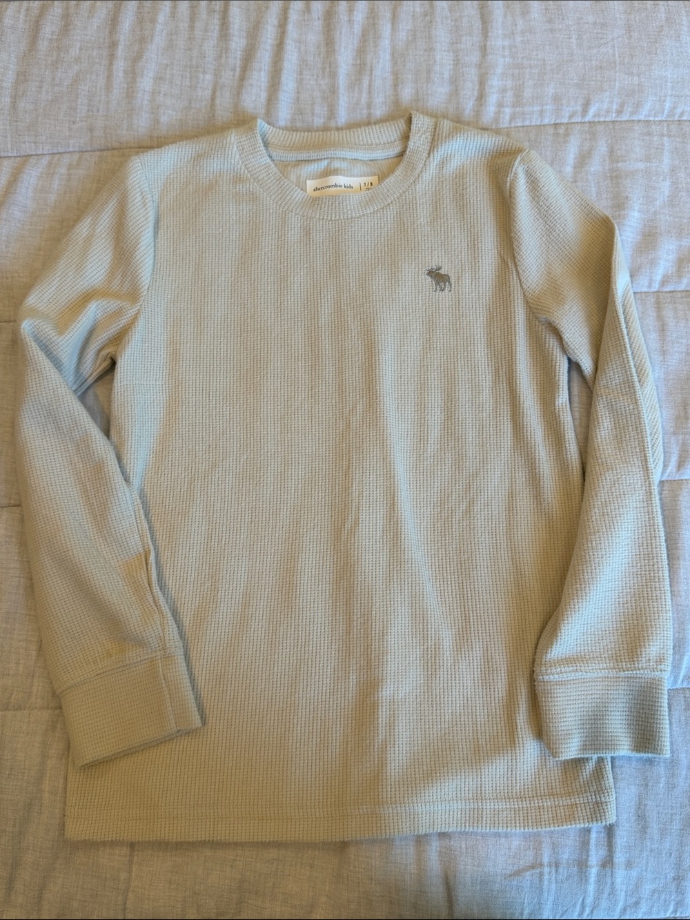 Abercrombie & Fitch Boy’s Oatmeal Waffle Knit Crewneck Sweater - Like new!